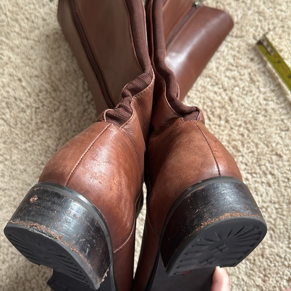 Blondo Brown Heeled Boots - Picture 12 of 12